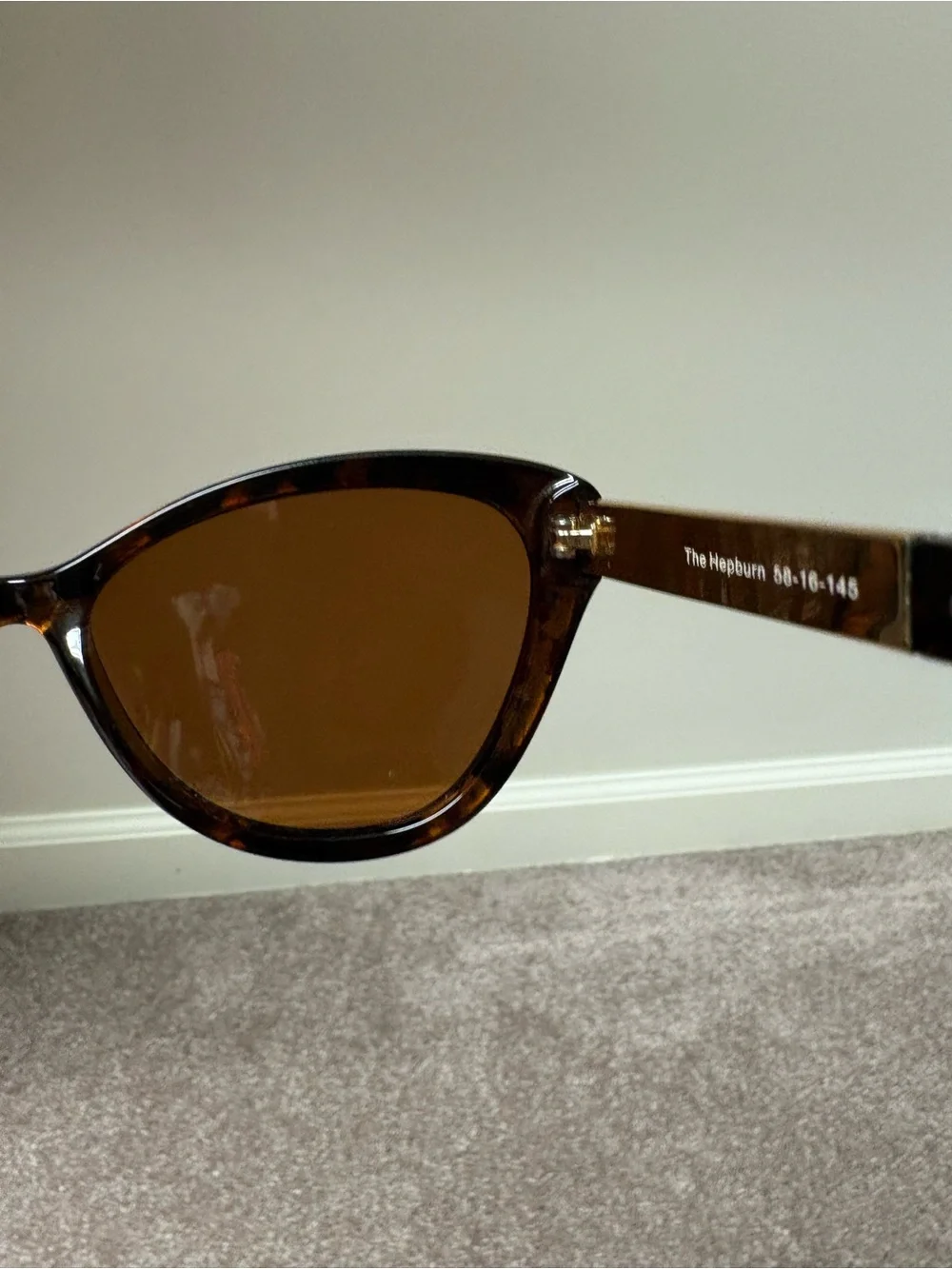 Privé Revaux Women’s Tortoiseshell Cat Eye Sunglasses “The Hepburn” style, EUC